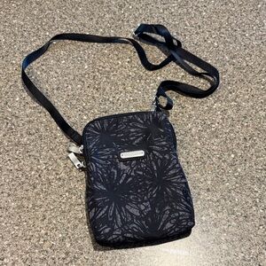 Baggallini Midnight Floral Crossbody Bag